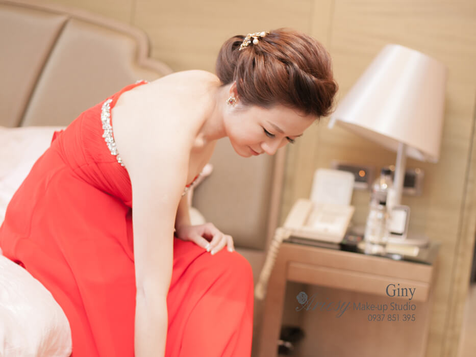 Giny,愛瑞思造型團隊,台北新娘秘書,新娘秘書,清透妝感,蓬鬆盤髮,線條盤髮,編髮,歐美手工飾品,旗袍造型,亞都麗緻