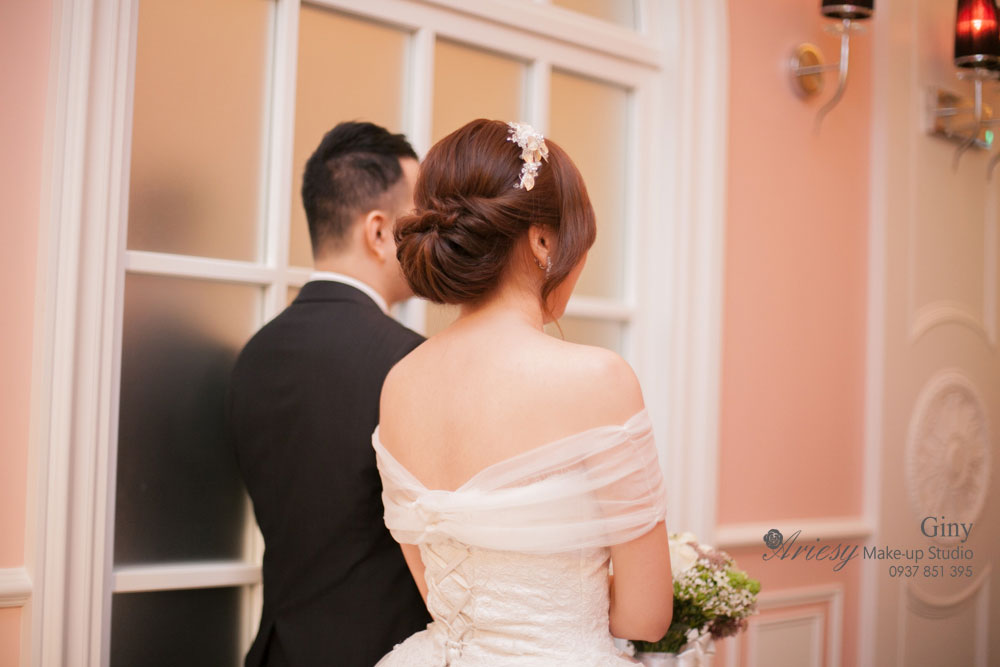 Giny,台北新娘秘書,愛瑞思造型團隊,台北水源會館婚宴,歐美風新娘造型,臉型修飾,清透妝感,新秘推薦,新娘髮型,鮮花造型
