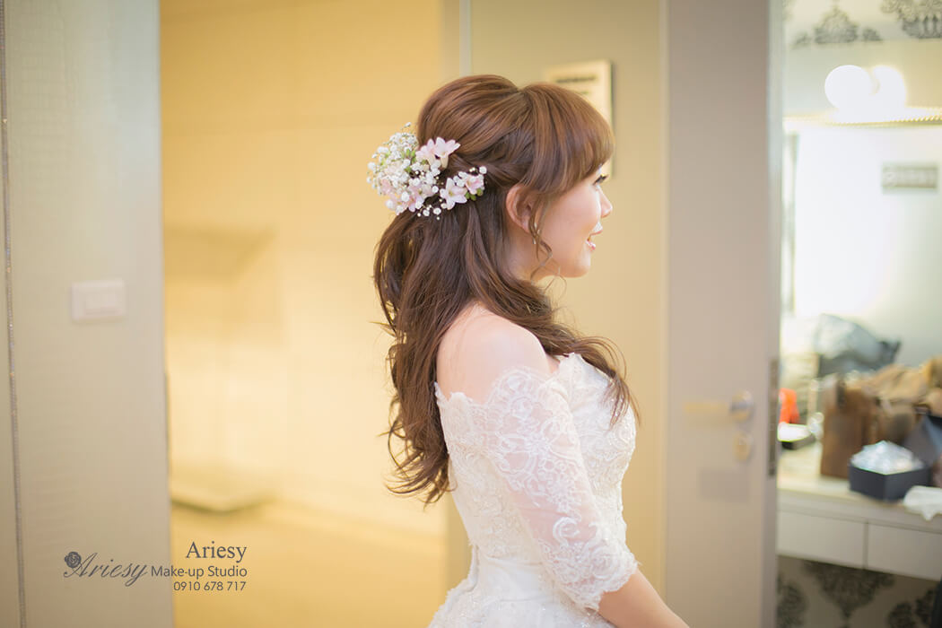 新娘造型,新娘髮型,新秘作品, BRIDE, STRAND,braid,台北,婚宴場地,民生晶宴,鮮花造型,皇冠,歐美新娘造型,Ariesy,韓國飾品,愛瑞思,新娘秘書髮型