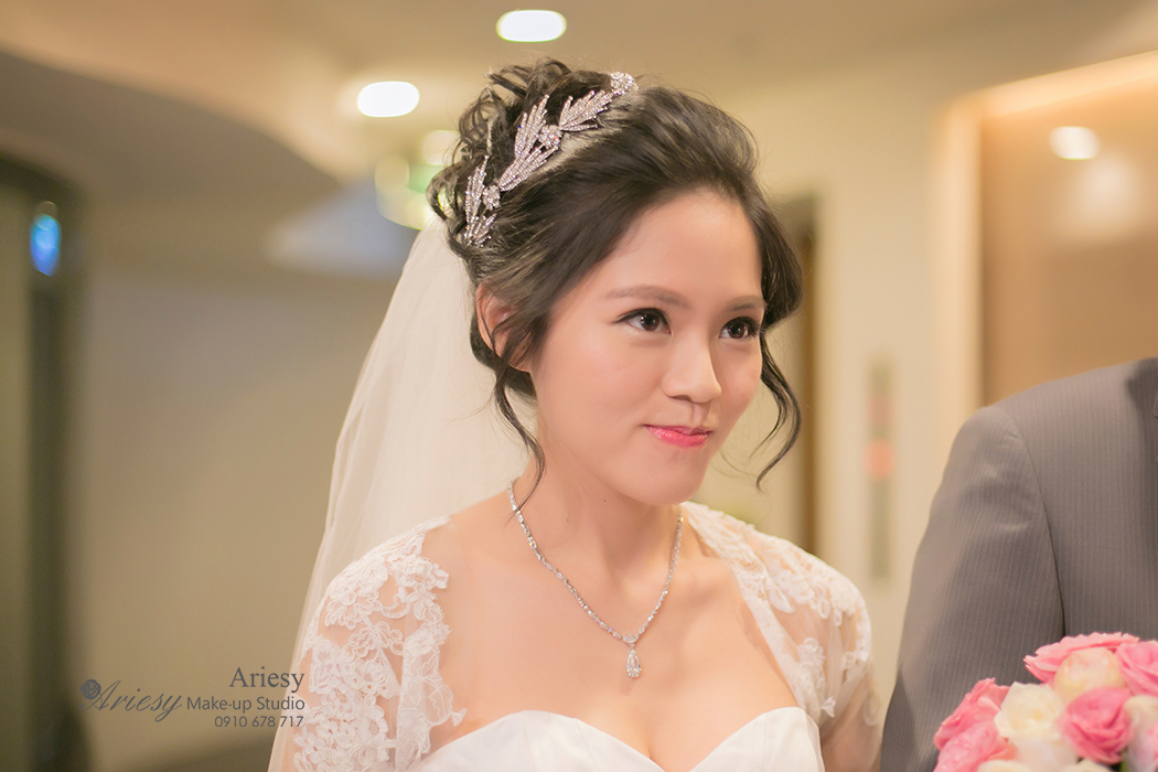 黑髮新娘,新娘造型,新娘髮型,新秘作品, BRIDE, STRAND,braid,台北,婚宴場地,晶華酒店,鮮花造型,皇冠,歐美新娘飾品,Ariesy,韓國飾品,愛瑞思,新娘秘書髮型