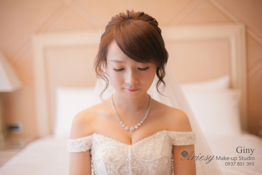 Giny,台北新娘秘書,愛瑞思造型團隊,Ariesy,妝感清透,推薦新秘,新娘造型,台北豪鼎飯店,韓風造型,帝景飯店,迎娶造型,鮮花造型