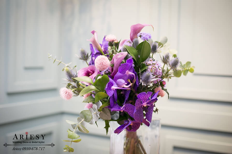新娘捧花,歐美不規則捧花,萬代蘭粉色薊花,Bridal bouquet