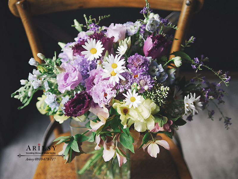 Bridal Bouquet,美式新娘捧花,歐美新娘捧花,新娘秘書,台北新秘,繽紛藍紫色系新娘捧花