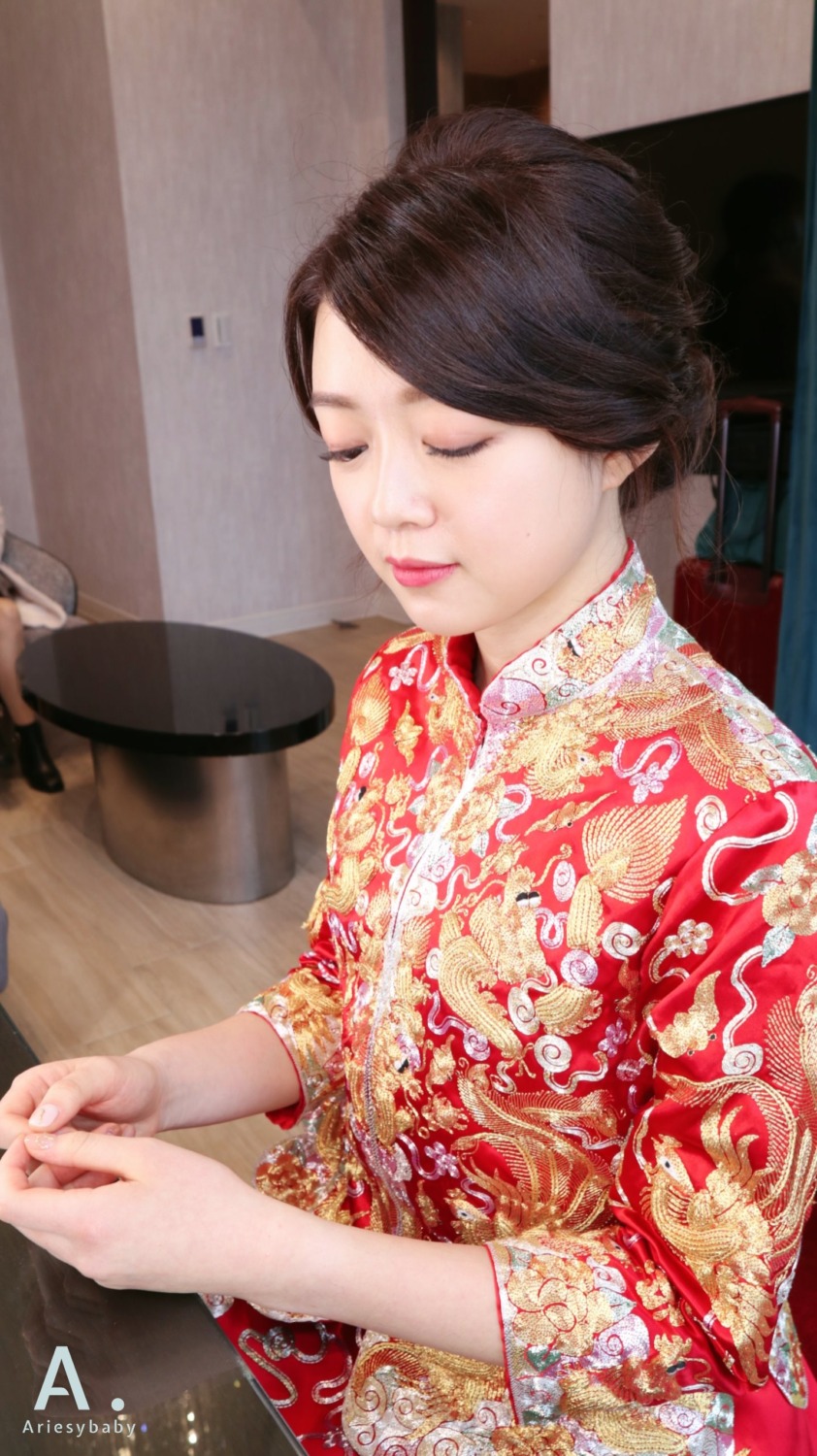 台北新祕,新祕,新娘秘書,龍鳳掛,文定造型,中式造型,Ariesybaby造型團隊,清透妝感,新娘造型