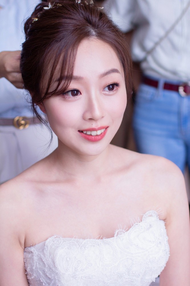 新娘秘書 | 氣質、甜美、時尚新娘造型一次滿足 / 類單眼皮眼型調整成圓圓可愛大眼 BRIDE 芝 台北新秘, 新娘秘書,新娘馬尾造型, 新秘, 新秘推薦