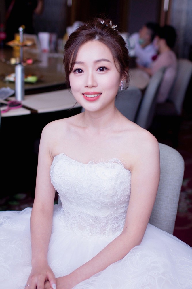 新娘秘書 | 氣質、甜美、時尚新娘造型一次滿足 / 類單眼皮眼型調整成圓圓可愛大眼 BRIDE 芝 台北新秘, 新娘秘書,新娘馬尾造型, 新秘, 新秘推薦