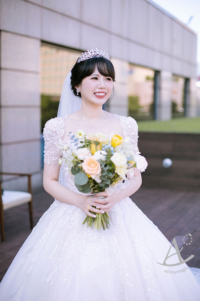 黑髮短髮新娘造型,戶外婚禮,韓風婚紗,LIVIA BRIDE莉維亞歐美頂級手工婚紗,ariesy新娘秘書,君悅飯店婚禮,台北新秘