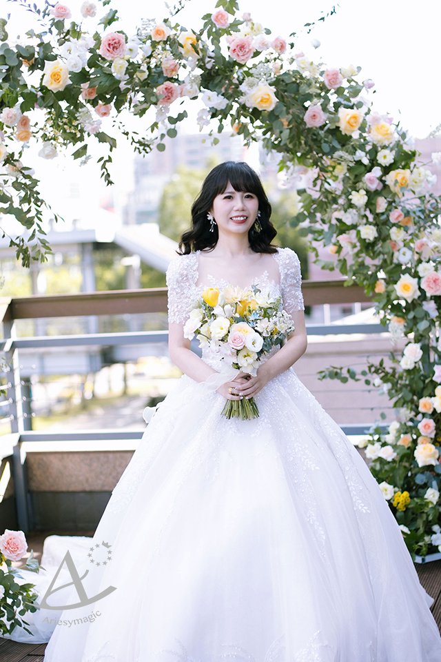 黑髮短髮新娘造型,戶外婚禮,韓風婚紗,LIVIA BRIDE莉維亞歐美頂級手工婚紗,ariesy新娘秘書,君悅飯店婚禮,台北新秘