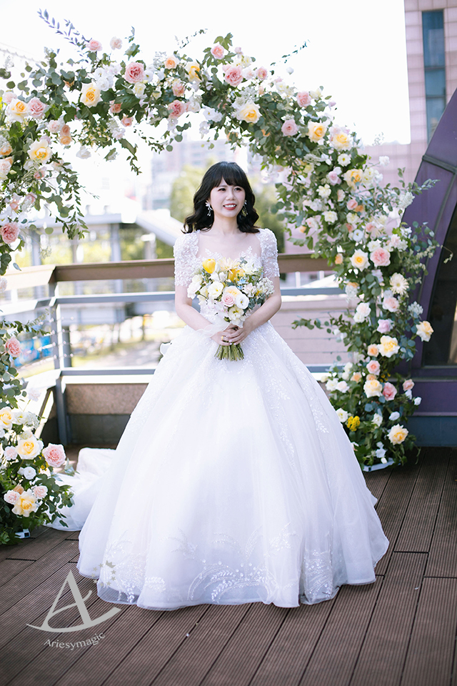 黑髮短髮新娘造型,戶外婚禮,韓風婚紗,LIVIA BRIDE莉維亞歐美頂級手工婚紗,ariesy新娘秘書,君悅飯店婚禮,台北新秘
