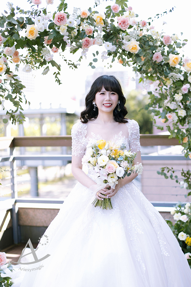 黑髮短髮新娘造型,戶外婚禮,韓風婚紗,LIVIA BRIDE莉維亞歐美頂級手工婚紗,ariesy新娘秘書,君悅飯店婚禮,台北新秘