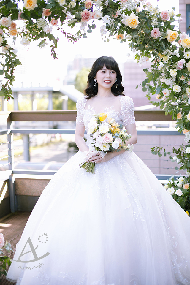 黑髮短髮新娘造型,戶外婚禮,韓風婚紗,LIVIA BRIDE莉維亞歐美頂級手工婚紗,ariesy新娘秘書,君悅飯店婚禮,台北新秘