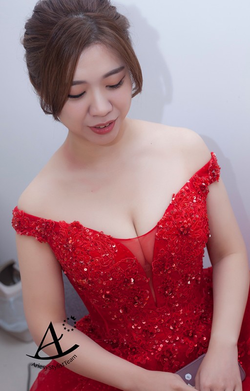 文定造型,紅色禮服造型,編髮新秘,新祕Hanya,愛瑞思造型團隊