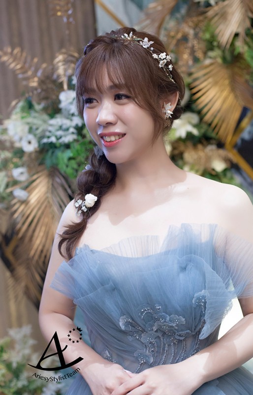 花藝新祕,編髮新秘,甜美風,新祕Hanya,愛瑞思造型團隊,輕透妝感