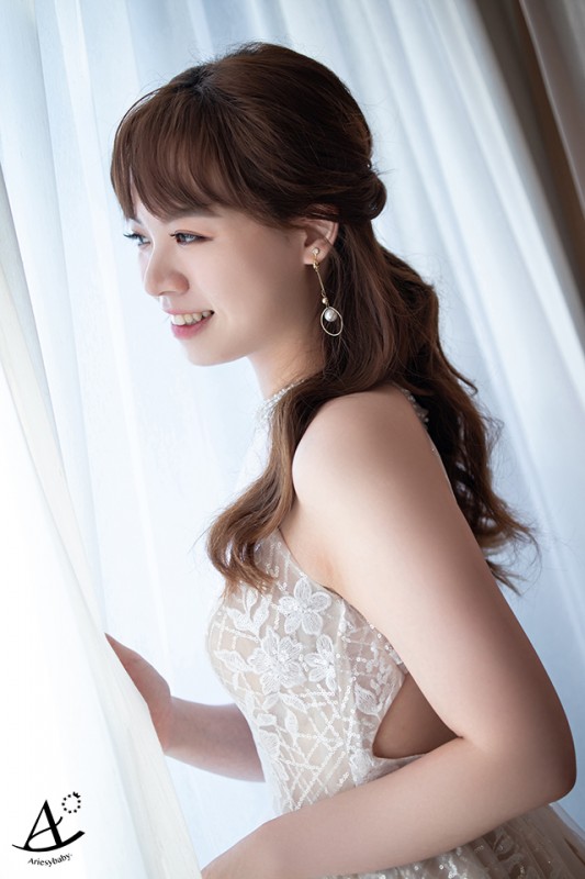 韓系妝感,韓風新秘,球球編髮,白紗造型,新娘秘書