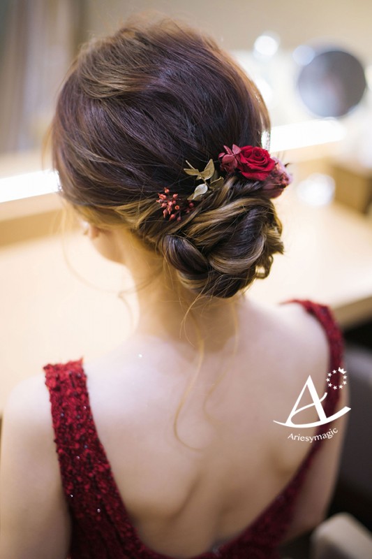 花藝文定新娘造型,新娘秘書,新秘愛瑞思Ariesy,香檳蕾絲婚紗禮服,鮮花新娘髮型
