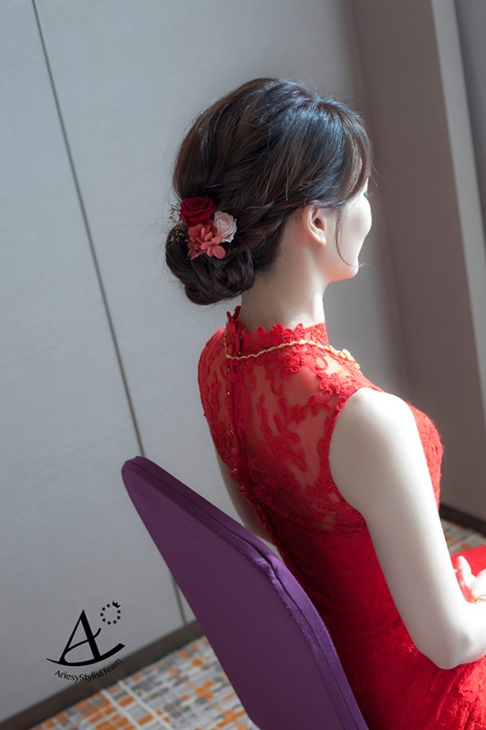 新祕推薦 | 柔美輕透妝容優雅愛自然編髮新娘造型 婷 文定造型,編髮新秘,花藝新娘,紅色禮服,新娘髮型