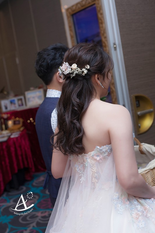 花藝新娘,台北新祕,新祕Hanya,新娘造型,編髮新秘