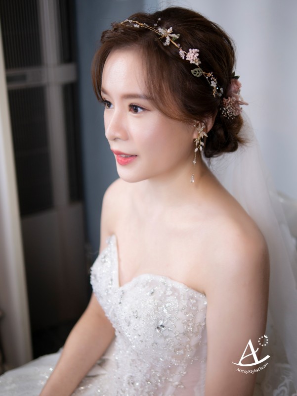 戶外婚禮,永生花藝白紗造型,編髮造型,蓬鬆盤髮,戶外證婚