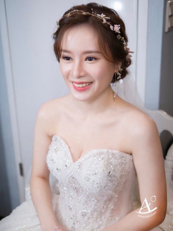 戶外婚禮,永生花藝白紗造型,編髮造型,蓬鬆盤髮,戶外證婚