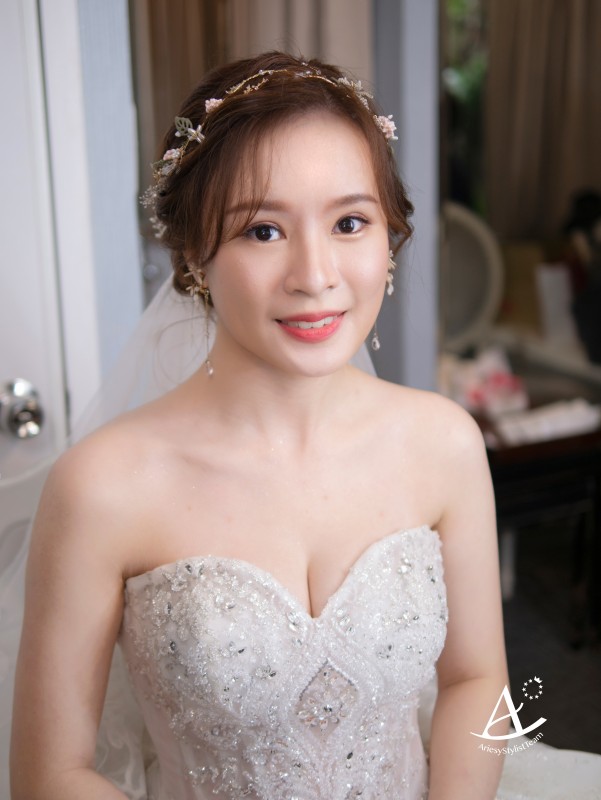 戶外婚禮,永生花藝白紗造型,編髮造型,蓬鬆盤髮,戶外證婚