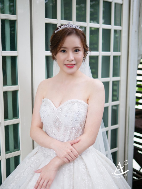 戶外婚禮,永生花藝白紗造型,編髮造型,蓬鬆盤髮,戶外證婚