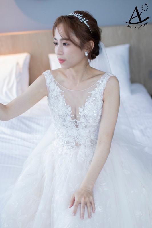 桃園新秘|自然妝感證婚白紗新娘造型/花藝白紗造型~瑜 新娘秘書,新秘,桃園新秘,新娘花藝造型,新娘妝感,證婚造型