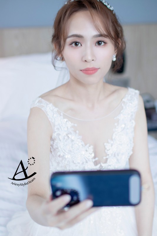 桃園新秘|自然妝感證婚白紗新娘造型/花藝白紗造型~瑜 新娘秘書,新秘,桃園新秘,新娘花藝造型,新娘妝感,證婚造型