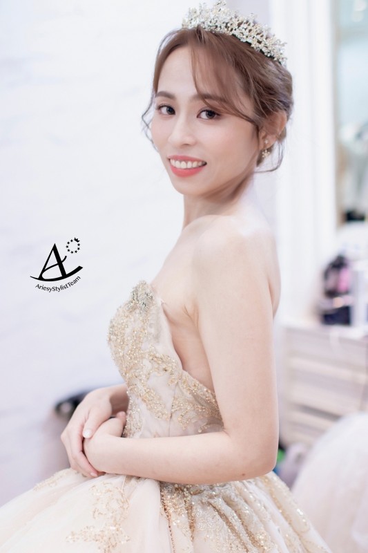 桃園新秘|自然妝感證婚白紗新娘造型/花藝白紗造型~瑜 新娘秘書,新秘,桃園新秘,新娘妝感,證婚造型