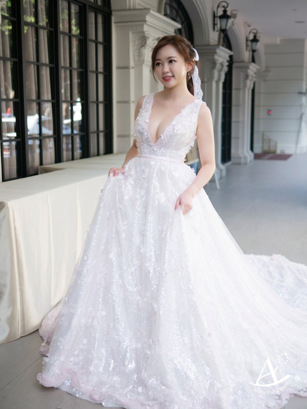 永生花捧花,證婚花藝白紗造型,編髮造型,蓬鬆盤髮,戶外證婚,Ariesy品牌婚紗