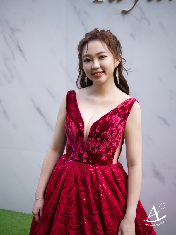 永生花捧花,證婚花藝白紗造型,編髮造型,蓬鬆盤髮,戶外證婚,Ariesy品牌婚紗