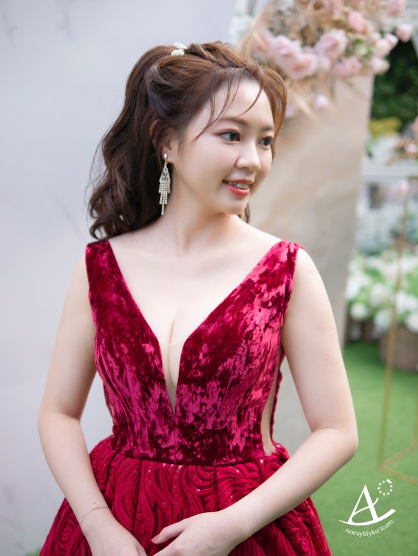 台北新秘|翡麗詩莊園戶外婚禮甜美新娘永生花捧花~云 永生花捧花,證婚花藝白紗造型,編髮造型,蓬鬆盤髮,戶外證婚,Ariesy品牌婚紗