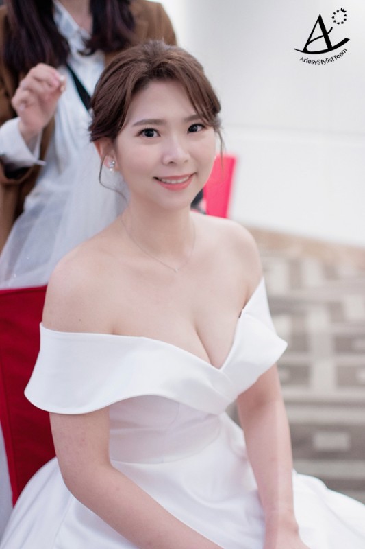 新娘秘書,新秘,台北新秘,君悅飯店戶外婚禮,新娘韓系妝感,證婚白紗造型
