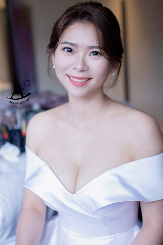 新娘秘書,新秘,台北新秘,君悅飯店戶外婚禮,新娘韓系妝感,證婚白紗造型