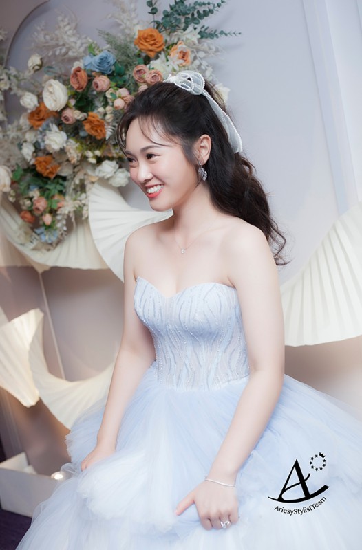 新娘秘書 | 時尚名媛精緻妝感華麗氣勢白紗造型 萱 高公主頭,編髮新秘,新娘造型,名媛精緻妝感,浪漫甜美風