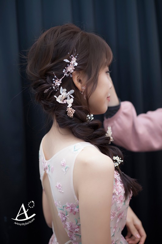 編髮新秘,輕透妝感,新娘秘書,花藝新娘,新祕Hanya