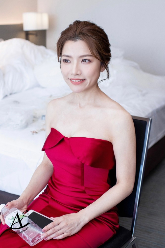 新娘秘書|清透自然妝感可氣質可時尚可俏皮的百搭妝容~珊 新娘秘書,台北新秘,誠品行旅新娘,白紗皇冠造型,新秘推薦,清透自然妝感