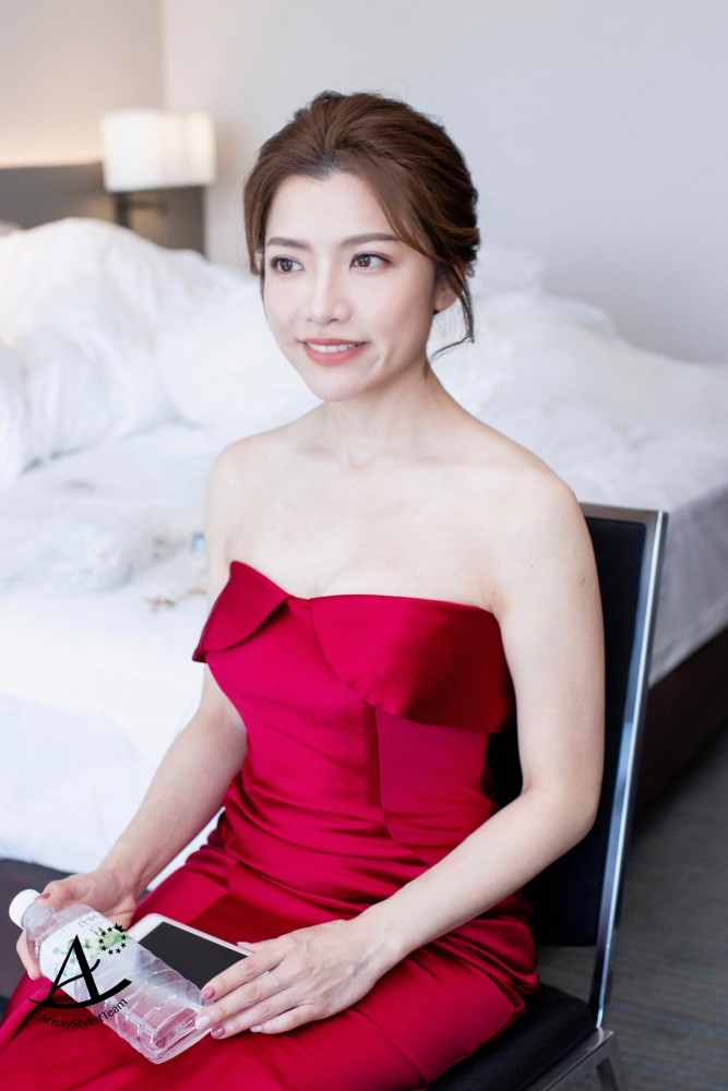 新娘秘書|清透自然妝感可氣質可時尚可俏皮的百搭妝容~珊 新娘秘書,台北新秘,誠品行旅新娘,白紗皇冠造型,新秘推薦,清透自然妝感