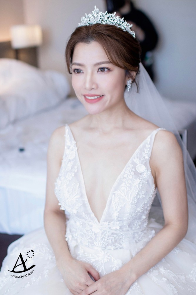 新娘秘書,台北新秘,誠品行旅新娘,白紗皇冠造型,新秘推薦,清透自然妝感