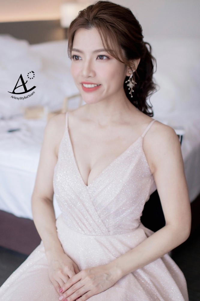 新娘秘書|清透自然妝感可氣質可時尚可俏皮的百搭妝容~珊 新娘秘書,台北新秘,誠品行旅新娘,白紗皇冠造型,新秘推薦,清透自然妝感