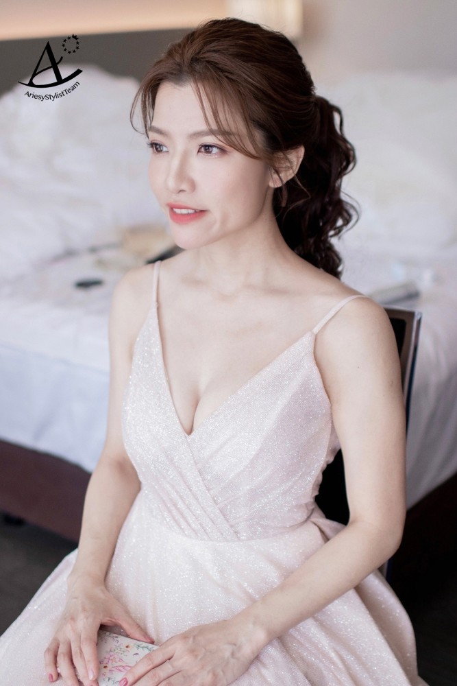 新娘秘書|清透自然妝感可氣質可時尚可俏皮的百搭妝容~珊 新娘秘書,台北新秘,誠品行旅新娘,白紗皇冠造型,新秘推薦,清透自然妝感