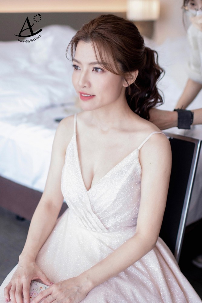 新娘秘書|清透自然妝感可氣質可時尚可俏皮的百搭妝容~珊 新娘秘書,台北新秘,誠品行旅新娘,白紗皇冠造型,新秘推薦,清透自然妝感