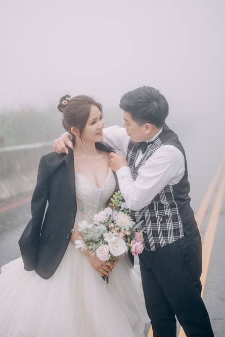 白紗造型、自然互動婚紗照、自然輕透妝感、Ariesy品牌婚紗、自助婚紗、Nica