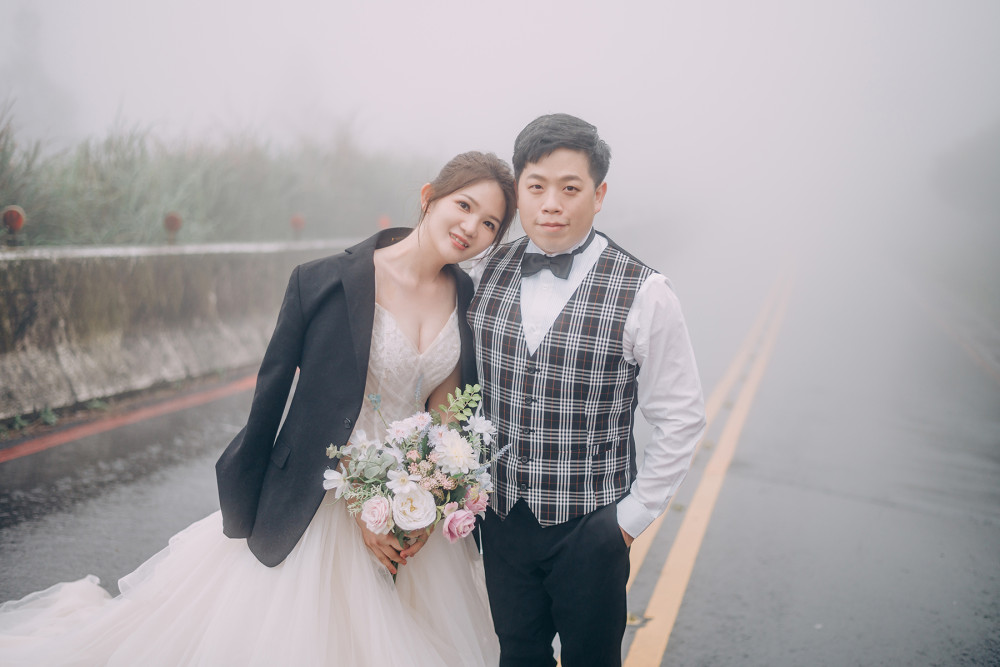 白紗造型、自然互動婚紗照、自然輕透妝感、Ariesy品牌婚紗、自助婚紗、Nica