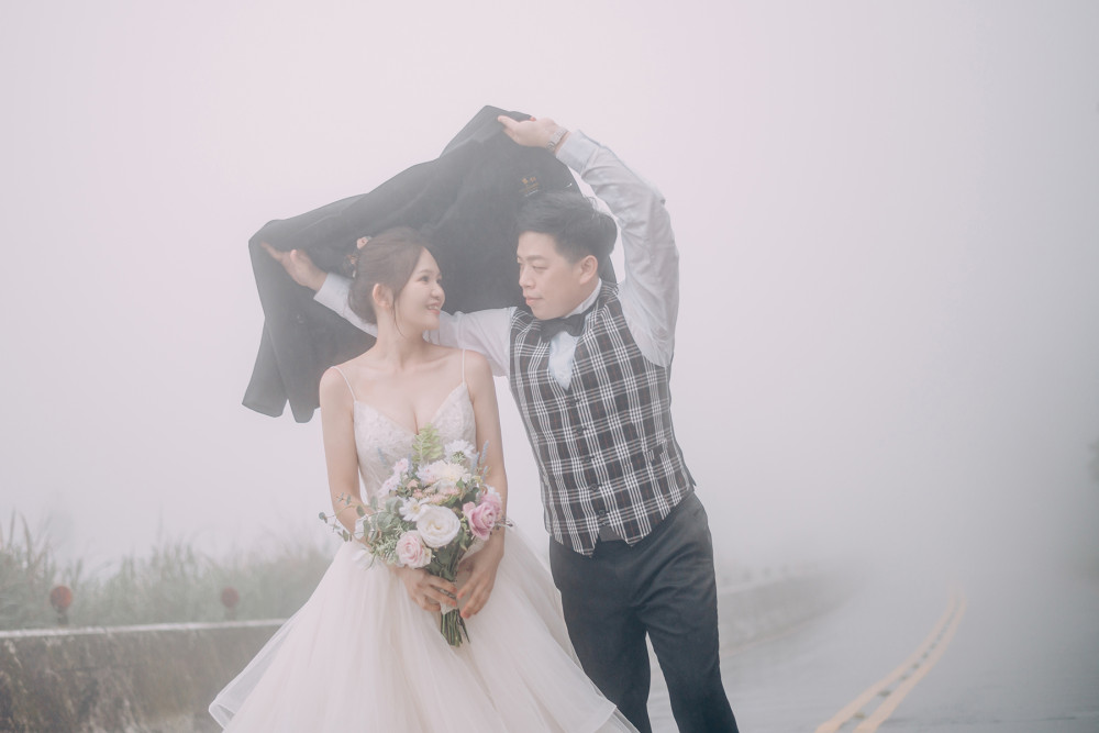 白紗造型、自然互動婚紗照、自然輕透妝感、Ariesy品牌婚紗、自助婚紗、Nica