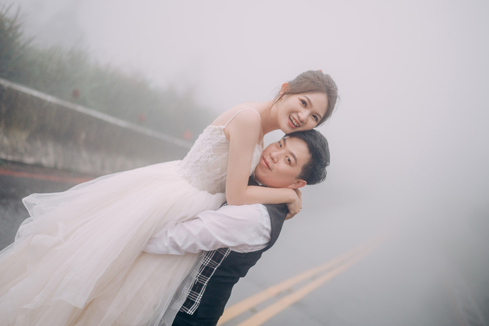 白紗造型、自然互動婚紗照、自然輕透妝感、Ariesy品牌婚紗、自助婚紗、Nica