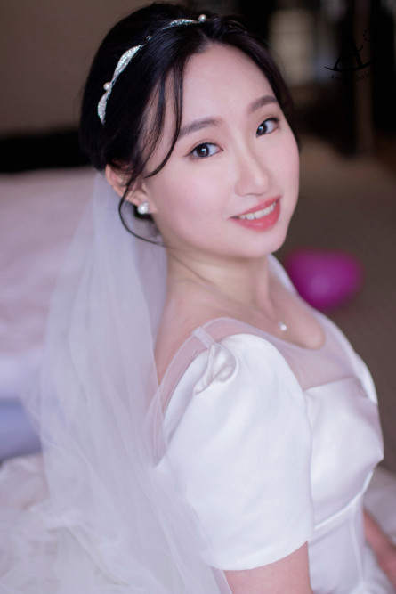 新娘秘書,新秘,台南新秘,韓系新娘妝感,黑髮編髮造型,皇冠新娘造型
