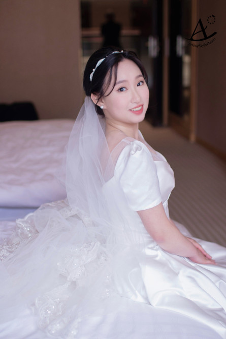 新娘秘書,新秘,台南新秘,韓系新娘妝感,黑髮編髮造型,皇冠新娘造型