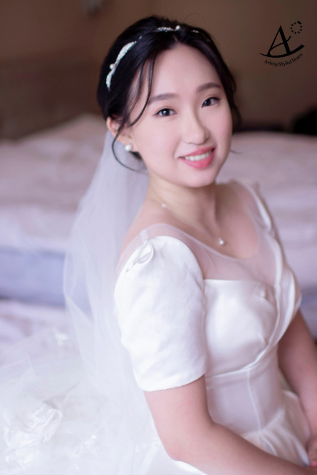 新娘秘書,新秘,台南新秘,韓系新娘妝感,黑髮編髮造型,皇冠新娘造型