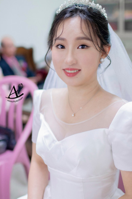 新娘秘書,新秘,台南新秘,韓系新娘妝感,黑髮編髮造型,皇冠新娘造型