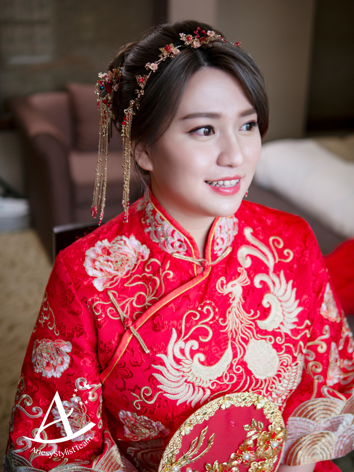 輕透發光妝感、皇冠白紗造型、秀禾服、新秘、蓬鬆放髮造型、新娘造型